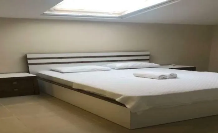 Golf Village מלון באלאק